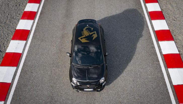 Abarth 695 75° Anniversario: debutta la nuova serie speciale a tiratura limitata - Foto 3 di 58