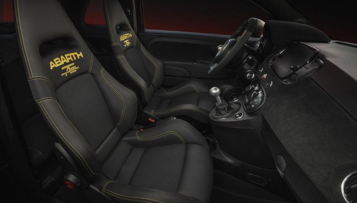 Abarth 695 75° Anniversario: debutta la nuova serie speciale a tiratura limitata - Foto 56 di 58
