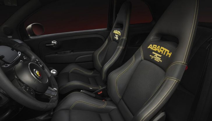 Abarth 695 75° Anniversario: debutta la nuova serie speciale a tiratura limitata - Foto 57 di 58