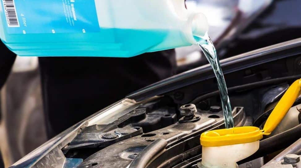 Liquido antigelo auto: a cosa serve e quando utilizzarlo - Infomotori