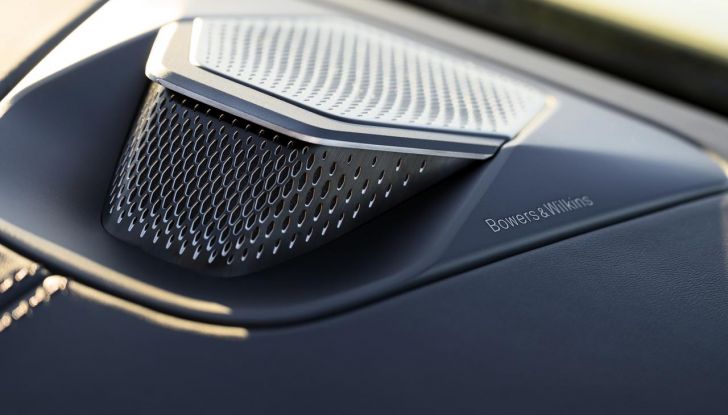 Aston Martin Vantage 2025: caratteristiche, design, motore, abitacolo e prestazioni - Foto 19 di 32