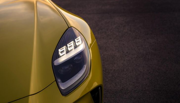 Aston Martin Vantage 2025: caratteristiche, design, motore, abitacolo e prestazioni - Foto 25 di 32