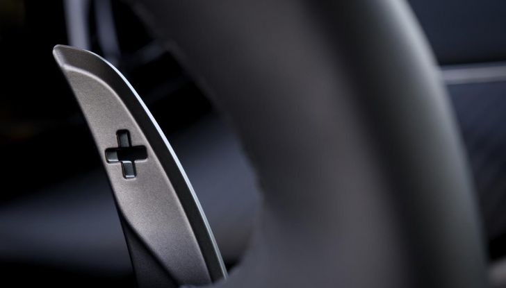 Aston Martin Vantage 2025: caratteristiche, design, motore, abitacolo e prestazioni - Foto 32 di 32