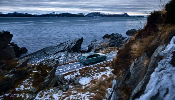 BMW Serie 5 Touring 2024: caratteristiche, design, motori, versioni, interni e prezzi - Foto 84 di 124