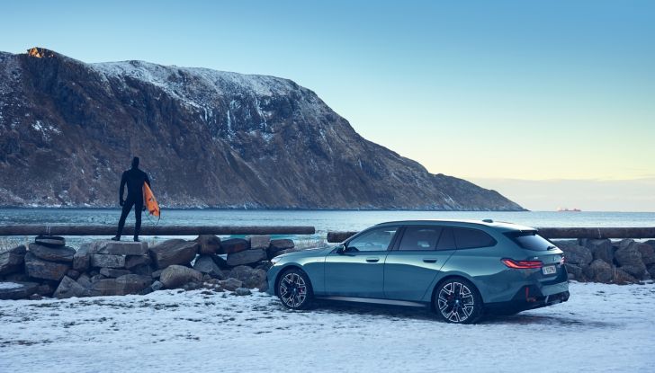 BMW Serie 5 Touring 2024: caratteristiche, design, motori, versioni, interni e prezzi - Foto 97 di 124