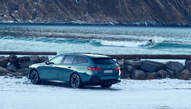 BMW Serie 5 Touring 2024: caratteristiche, design, motori, versioni, interni e prezzi - Foto 99 di 124