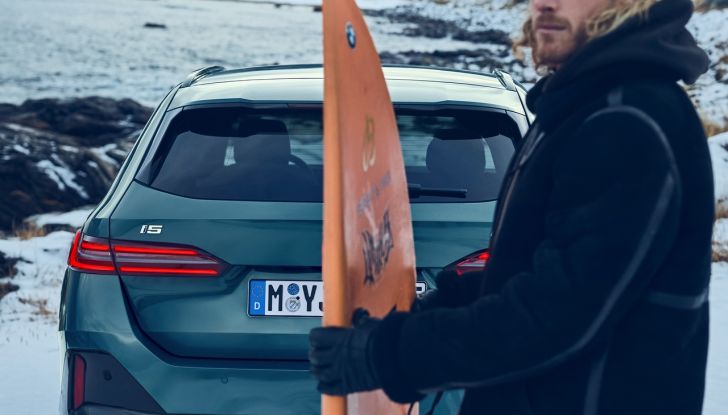 BMW Serie 5 Touring 2024: caratteristiche, design, motori, versioni, interni e prezzi - Foto 112 di 124