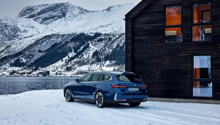 BMW Serie 5 Touring 2024: caratteristiche, design, motori, versioni, interni e prezzi - Foto 116 di 124