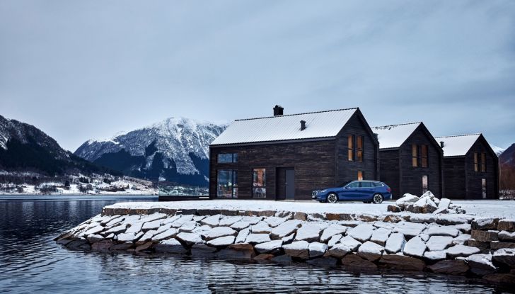 BMW Serie 5 Touring 2024: caratteristiche, design, motori, versioni, interni e prezzi - Foto 117 di 124