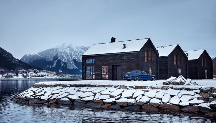 BMW Serie 5 Touring 2024: caratteristiche, design, motori, versioni, interni e prezzi - Foto 118 di 124