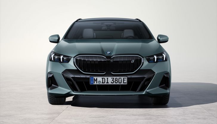 BMW Serie 5 Touring 2024: caratteristiche, design, motori, versioni, interni e prezzi - Foto 10 di 124