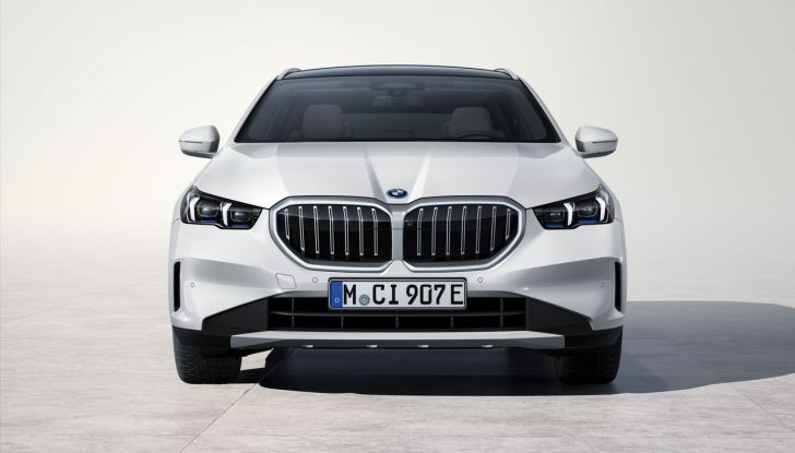 BMW Serie 5 Touring 2024: caratteristiche, design, motori, versioni, interni e prezzi - Foto 35 di 124