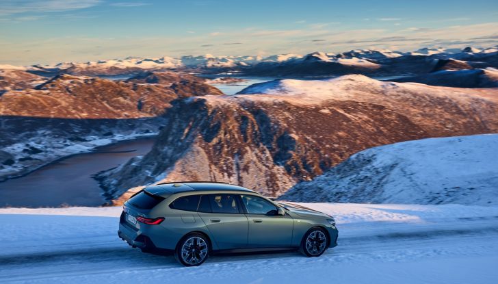 BMW Serie 5 Touring 2024: caratteristiche, design, motori, versioni, interni e prezzi - Foto 54 di 124