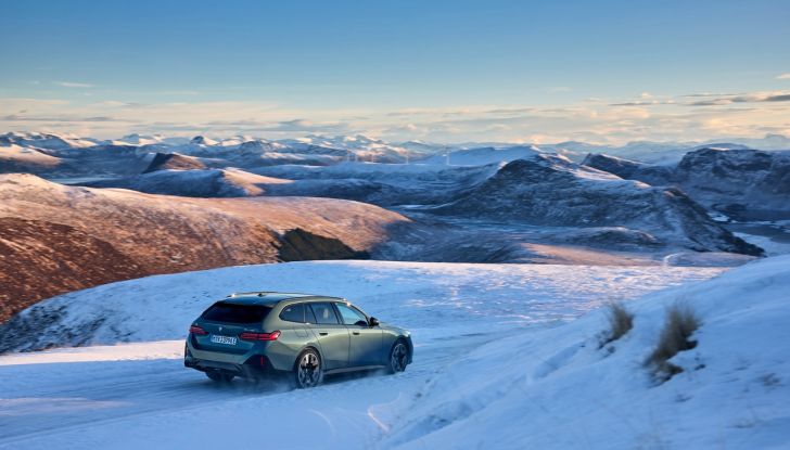 BMW Serie 5 Touring 2024: caratteristiche, design, motori, versioni, interni e prezzi - Foto 55 di 124