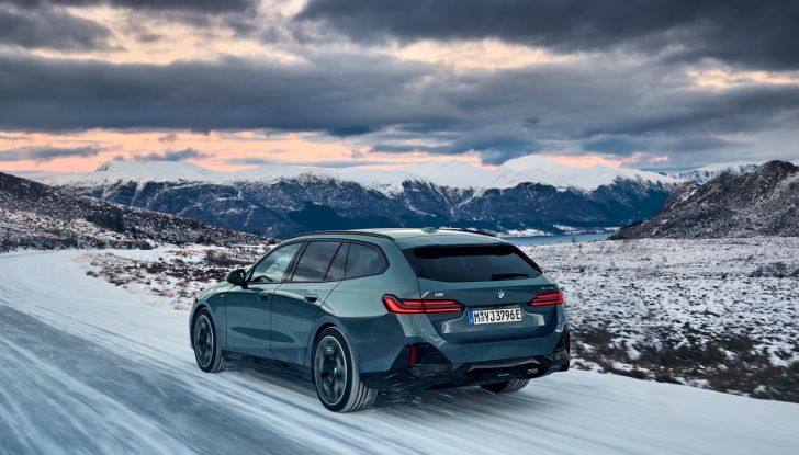 BMW Serie 5 Touring 2024: caratteristiche, design, motori, versioni, interni e prezzi - Foto 68 di 124
