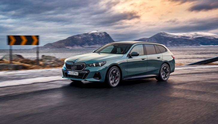 BMW Serie 5 Touring 2024: caratteristiche, design, motori, versioni, interni e prezzi - Foto 71 di 124
