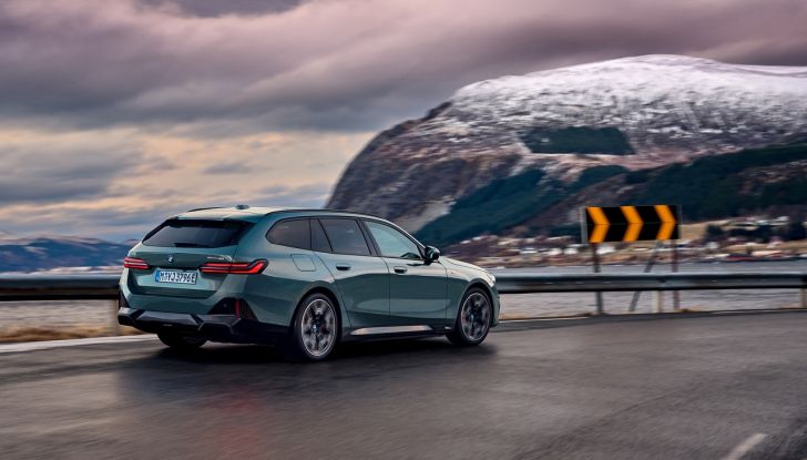 BMW Serie 5 Touring 2024: caratteristiche, design, motori, versioni, interni e prezzi - Foto 72 di 124