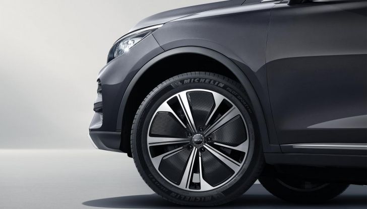 BYD Tang 2025: il SUV elettrico a sette posti si rinnova - Foto 21 di 27