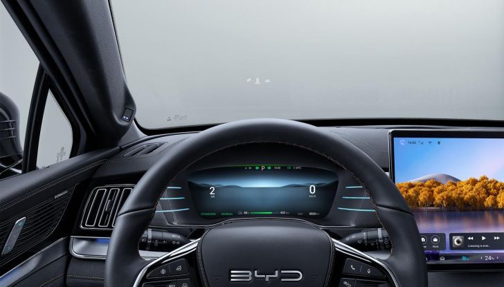 BYD Tang 2025: il SUV elettrico a sette posti si rinnova - Foto 6 di 27