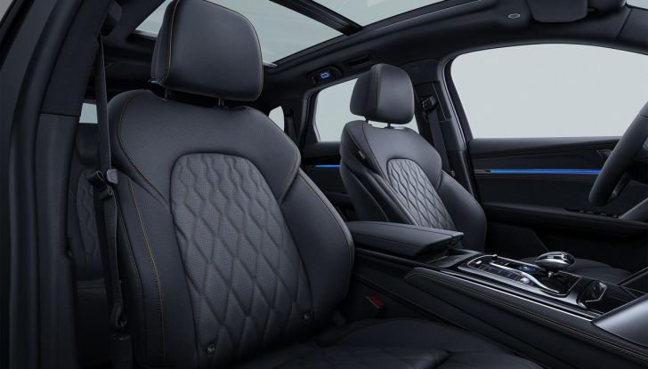 BYD Tang 2025: il SUV elettrico a sette posti si rinnova - Foto 16 di 27