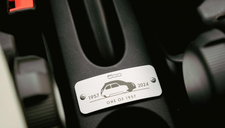 Fiat 500 Collezione 1957: la city car diventa più esclusiva grazie a questa edizione - Foto 14 di 26