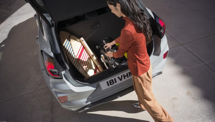 Ford Puma 2024: caratteristiche, design, abitacolo, motore, allestimenti e prezzi per l’Italia - Foto 2 di 27