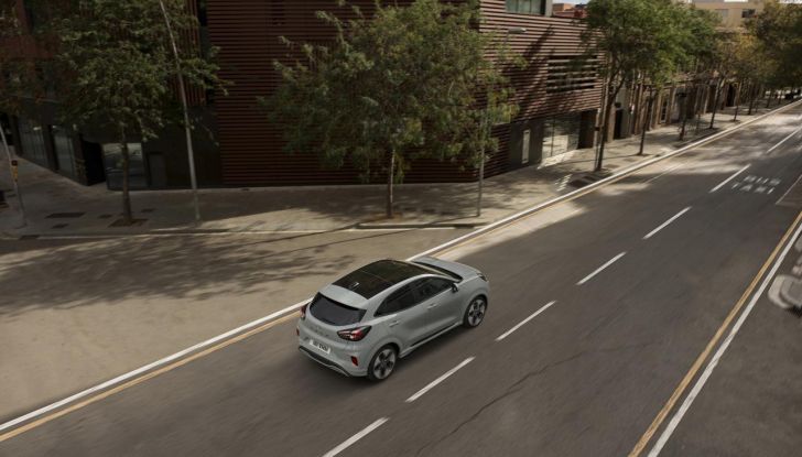 Ford Puma 2024: caratteristiche, design, abitacolo, motore, allestimenti e prezzi per l’Italia - Foto 16 di 27