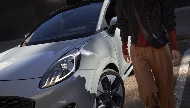 Ford Puma 2024: caratteristiche, design, abitacolo, motore, allestimenti e prezzi per l’Italia - Foto 19 di 27