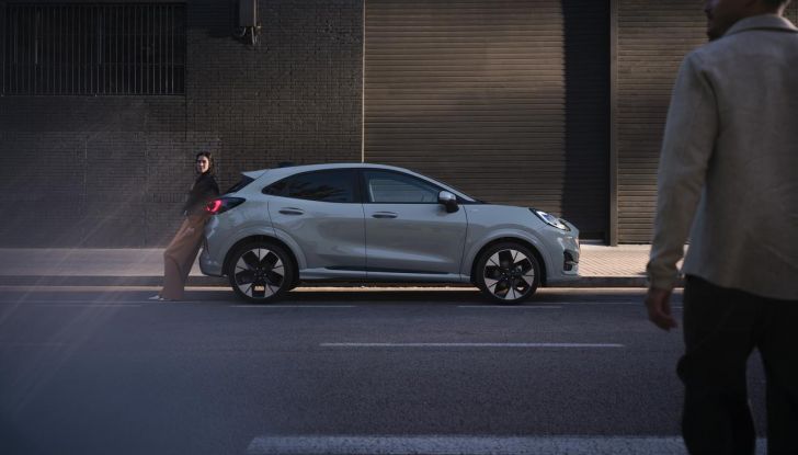 Ford Puma 2024: caratteristiche, design, abitacolo, motore, allestimenti e prezzi per l’Italia - Foto 21 di 27