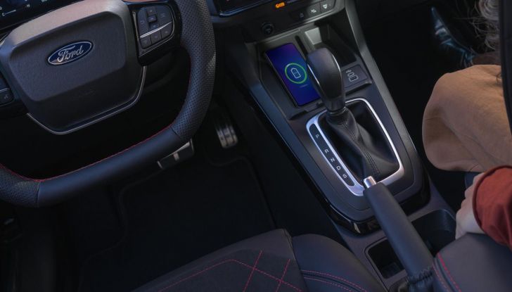 Ford Puma 2024: caratteristiche, design, abitacolo, motore, allestimenti e prezzi per l’Italia - Foto 27 di 27