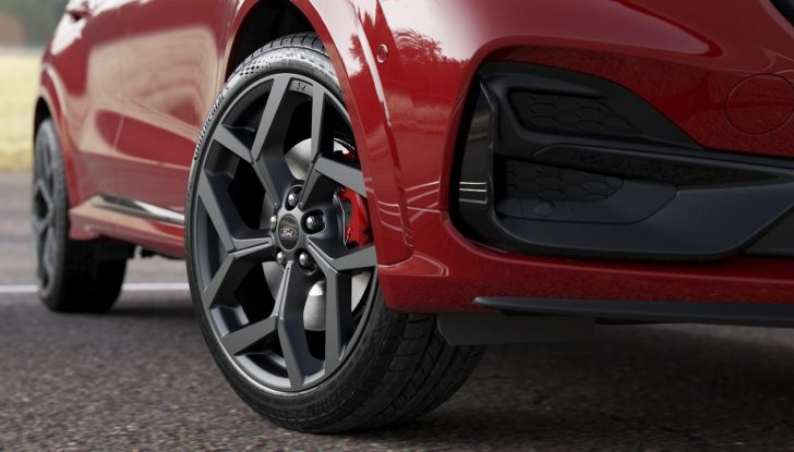 Ford Puma 2024: caratteristiche, design, abitacolo, motore, allestimenti e prezzi per l’Italia - Foto 3 di 27