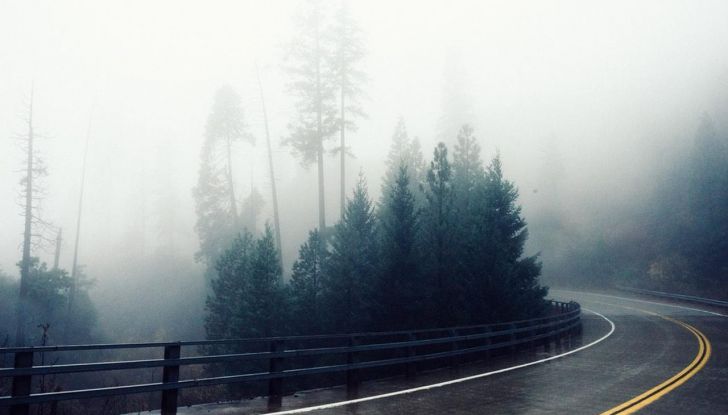 Come guidare con la nebbia in piena sicurezza - Foto 7 di 7