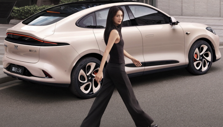 IM L6: la berlina intelligente debutta al Salone di Ginevra 2024 - Foto 7 di 10