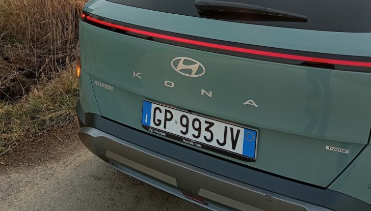Hyundai Kona Hybrid 2024 prova su strada, motori e prestazioni - Foto 7 di 23