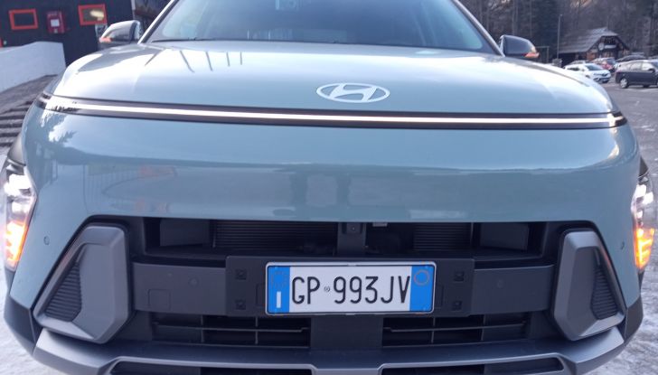 Hyundai Kona Hybrid 2024 prova su strada, motori e prestazioni - Foto 19 di 23
