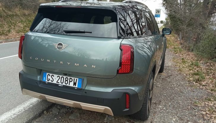 Nuova MINI Countryman C 2024 prova su strada, motori e dotazioni - Foto 6 di 15