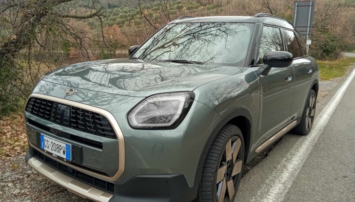 Nuova MINI Countryman C 2024 prova su strada, motori e dotazioni - Foto 7 di 15
