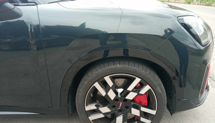 Nuova MINI Countryman C 2024 prova su strada, motori e dotazioni - Foto 13 di 15