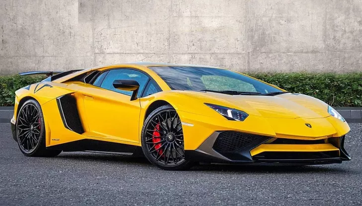 Lamborghini Aventador LP750-4 SV trovata abbandonata nella giungla - Foto 7 di 7