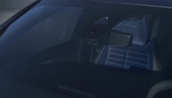 Lancia Ypsilon 2025: caratteristiche, design, abitacolo, dotazioni e autonomia - Foto 31 di 74