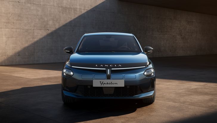 Lancia Ypsilon 2025: caratteristiche, design, abitacolo, dotazioni e autonomia - Foto 33 di 74