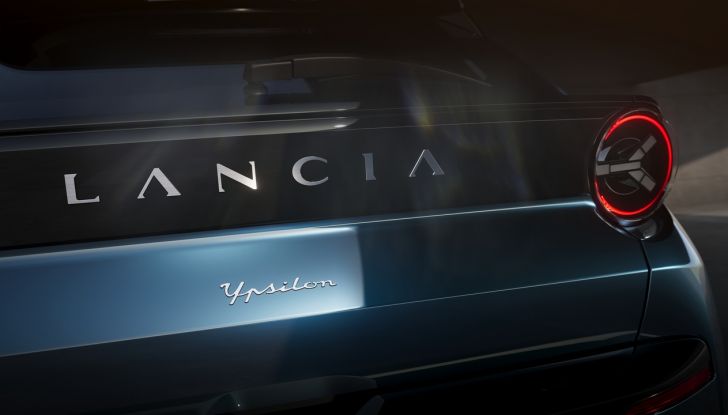 Lancia Ypsilon 2025: caratteristiche, design, abitacolo, dotazioni e autonomia - Foto 38 di 74