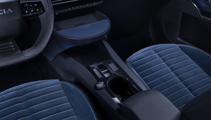 Lancia Ypsilon 2025: caratteristiche, design, abitacolo, dotazioni e autonomia - Foto 49 di 74