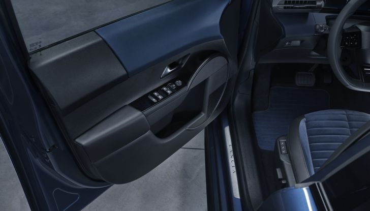 Lancia Ypsilon 2025: caratteristiche, design, abitacolo, dotazioni e autonomia - Foto 51 di 74