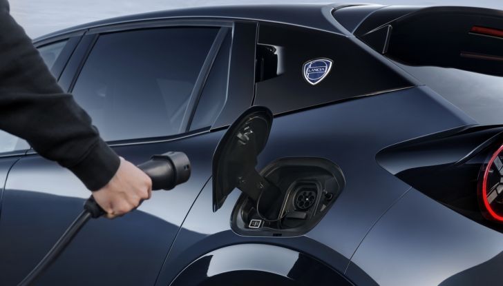 Lancia Ypsilon 2025: caratteristiche, design, abitacolo, dotazioni e autonomia - Foto 53 di 74