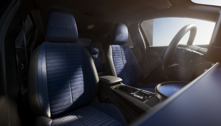 Lancia Ypsilon 2025: caratteristiche, design, abitacolo, dotazioni e autonomia - Foto 69 di 74