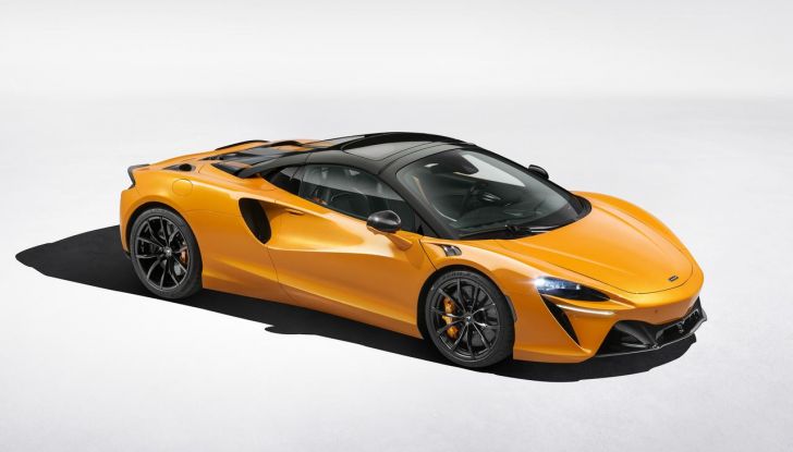 McLaren Artura Spider: caratteristiche, design, abitacolo, motore, prestazioni e prezzo - Foto 13 di 35
