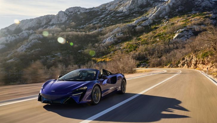 McLaren Artura Spider