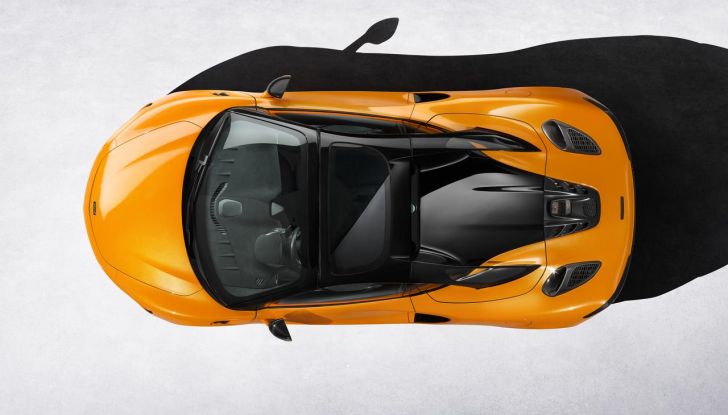McLaren Artura Spider: caratteristiche, design, abitacolo, motore, prestazioni e prezzo - Foto 30 di 35