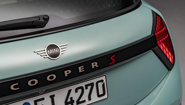 Mini Cooper 2024: caratteristiche, design, motori, versioni, abitacolo e prezzi della versione a benzina - Foto 19 di 34
